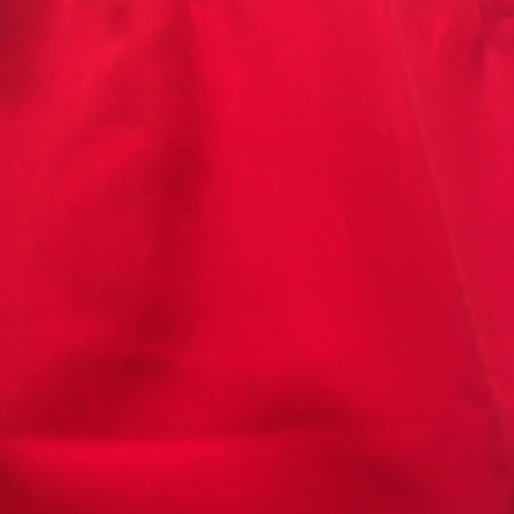 Red skirt - Picture 4 of 6